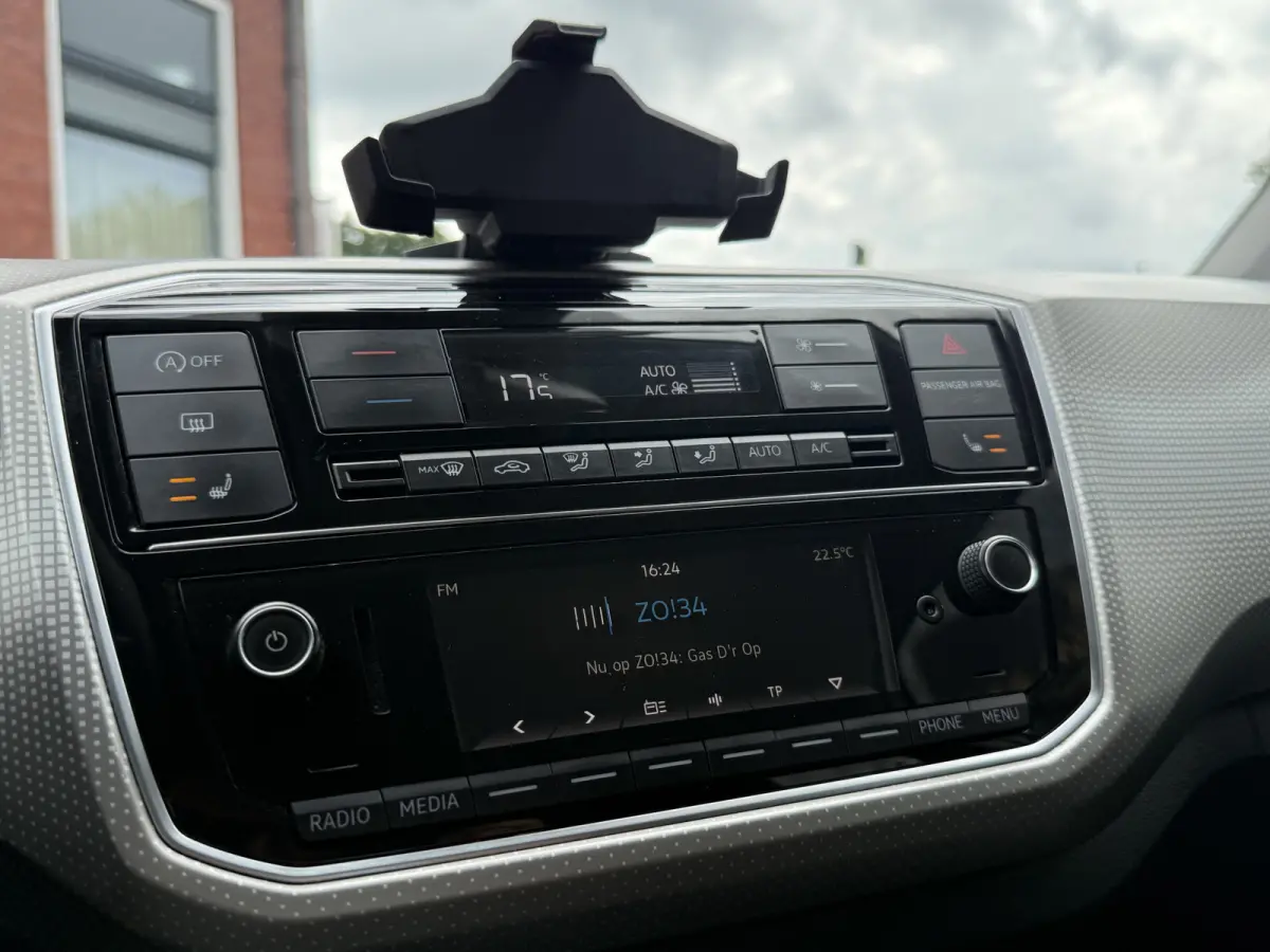 Up! 1.0 BMT high up!. | DAB | CRUISE | BLUETOOTH | STOELVERW. | LICHTMETAAL |