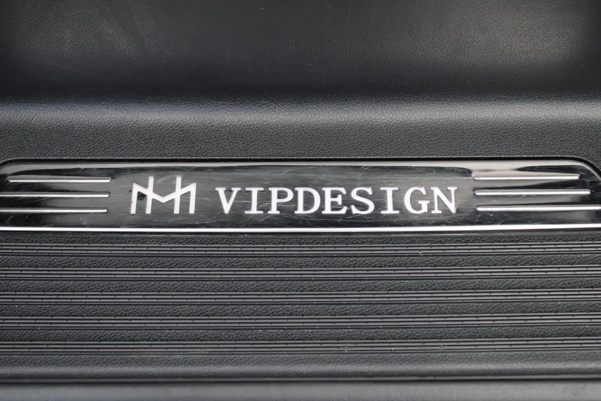 300d / XXL / AMG / 4-Matic / VIP 8-Persoons / Luchtvering / TV / Burmester / 360 Camera / Vol Opties / NIEUWSTAAT