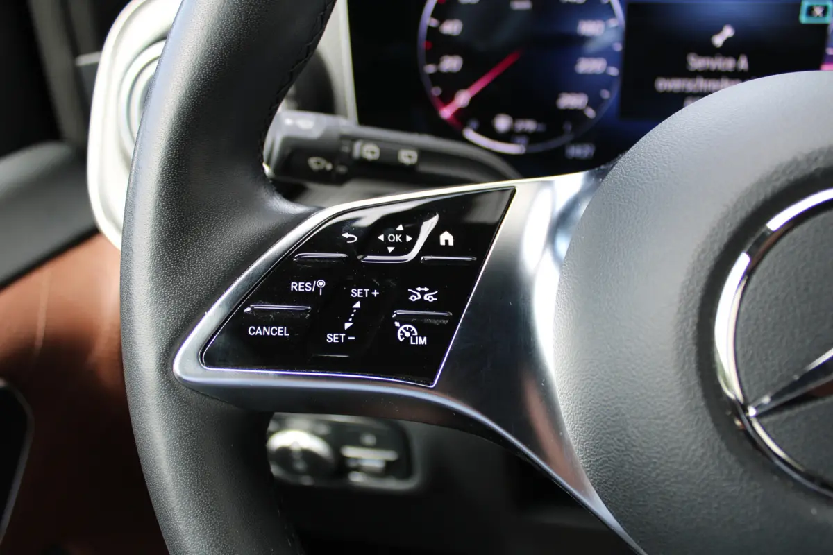 300d / XXL / AMG / 4-Matic / VIP 8-Persoons / Luchtvering / TV / Burmester / 360 Camera / Vol Opties / NIEUWSTAAT