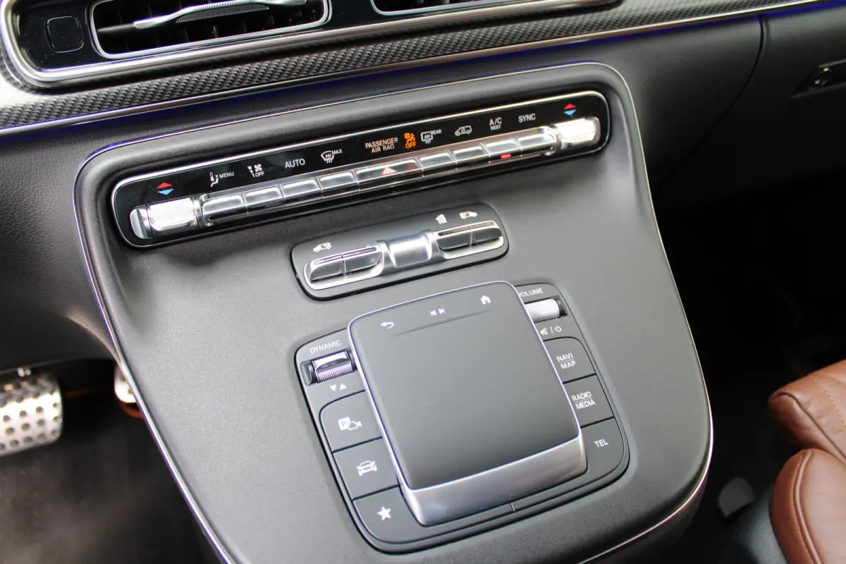 300d / XXL / AMG / 4-Matic / VIP 8-Persoons / Luchtvering / TV / Burmester / 360 Camera / Vol Opties / NIEUWSTAAT
