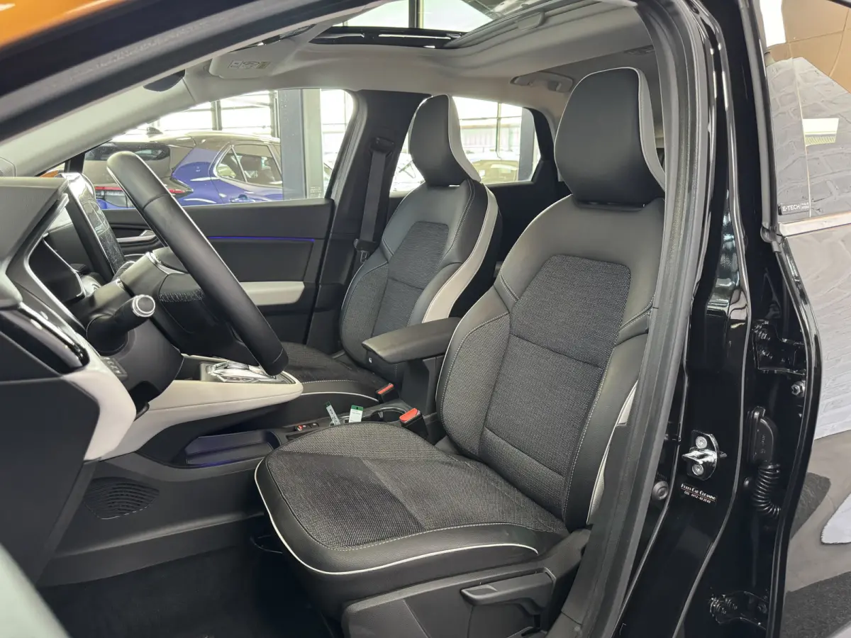 1.6 E-Tech Plug-in Hybrid 160 Initiale Paris Pano BOSE 360camera