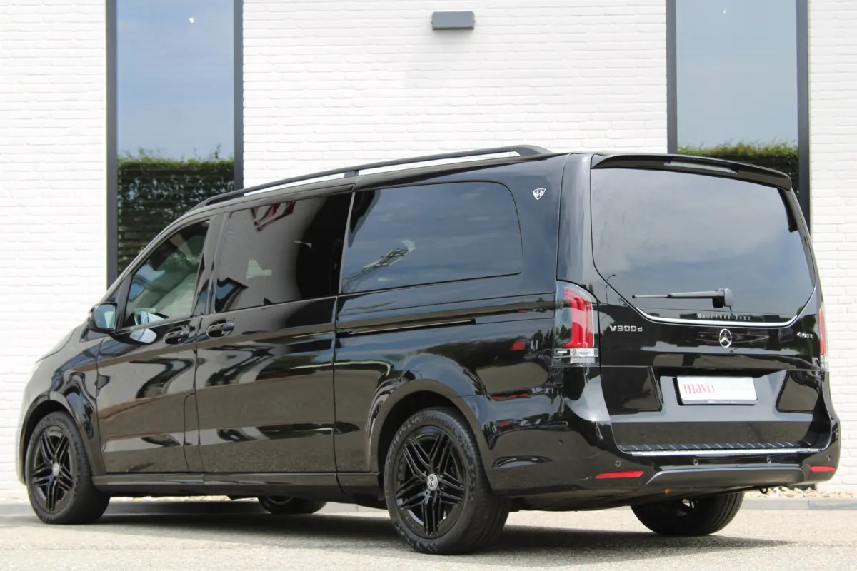 300d / XXL / AMG / 4-Matic / VIP 8-Persoons / Luchtvering / TV / Burmester / 360 Camera / Vol Opties / NIEUWSTAAT
