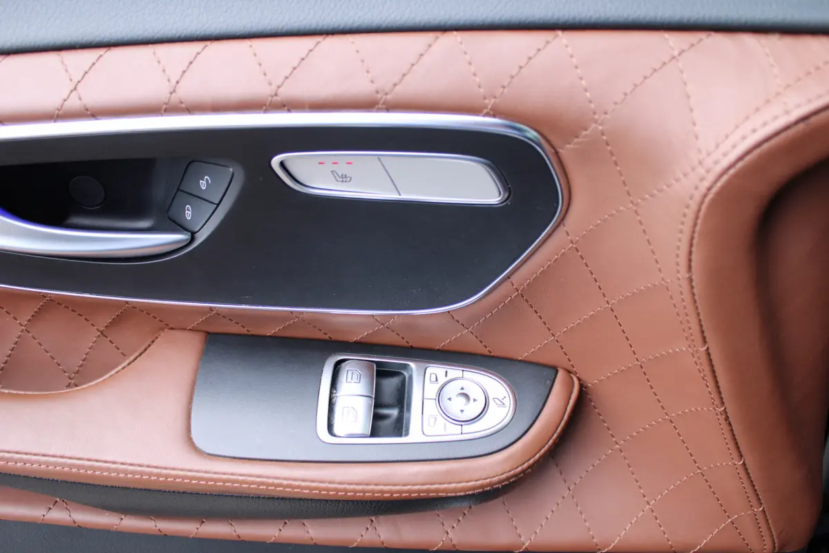 300d / XXL / AMG / 4-Matic / VIP 8-Persoons / Luchtvering / TV / Burmester / 360 Camera / Vol Opties / NIEUWSTAAT