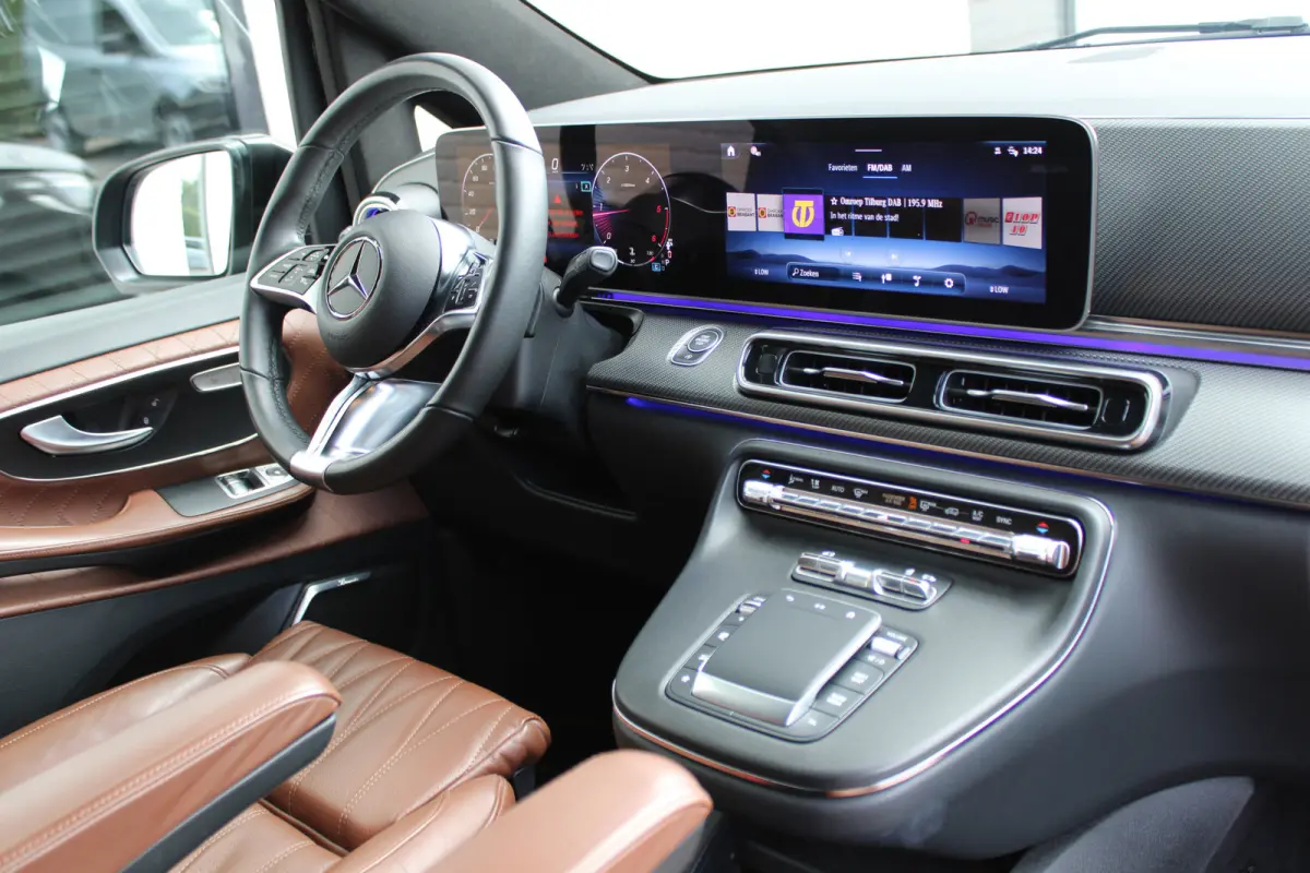 300d / XXL / AMG / 4-Matic / VIP 8-Persoons / Luchtvering / TV / Burmester / 360 Camera / Vol Opties / NIEUWSTAAT