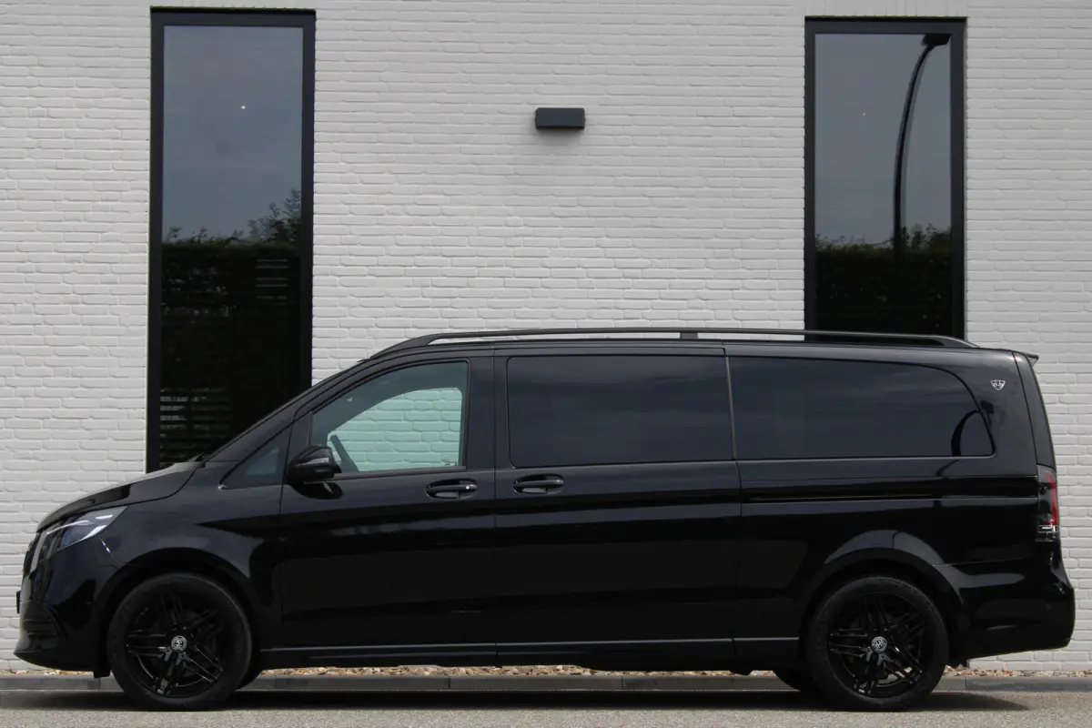 300d / XXL / AMG / 4-Matic / VIP 8-Persoons / Luchtvering / TV / Burmester / 360 Camera / Vol Opties / NIEUWSTAAT