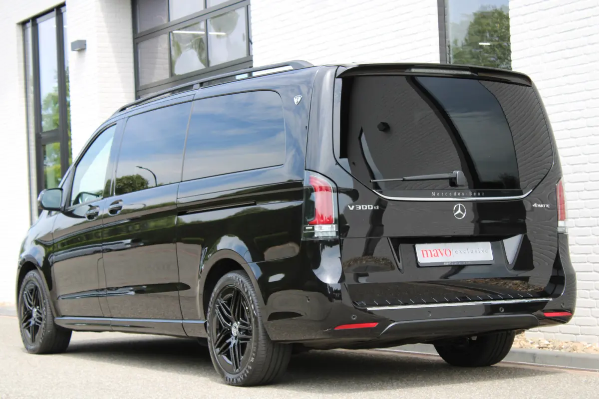 300d / XXL / AMG / 4-Matic / VIP 8-Persoons / Luchtvering / TV / Burmester / 360 Camera / Vol Opties / NIEUWSTAAT