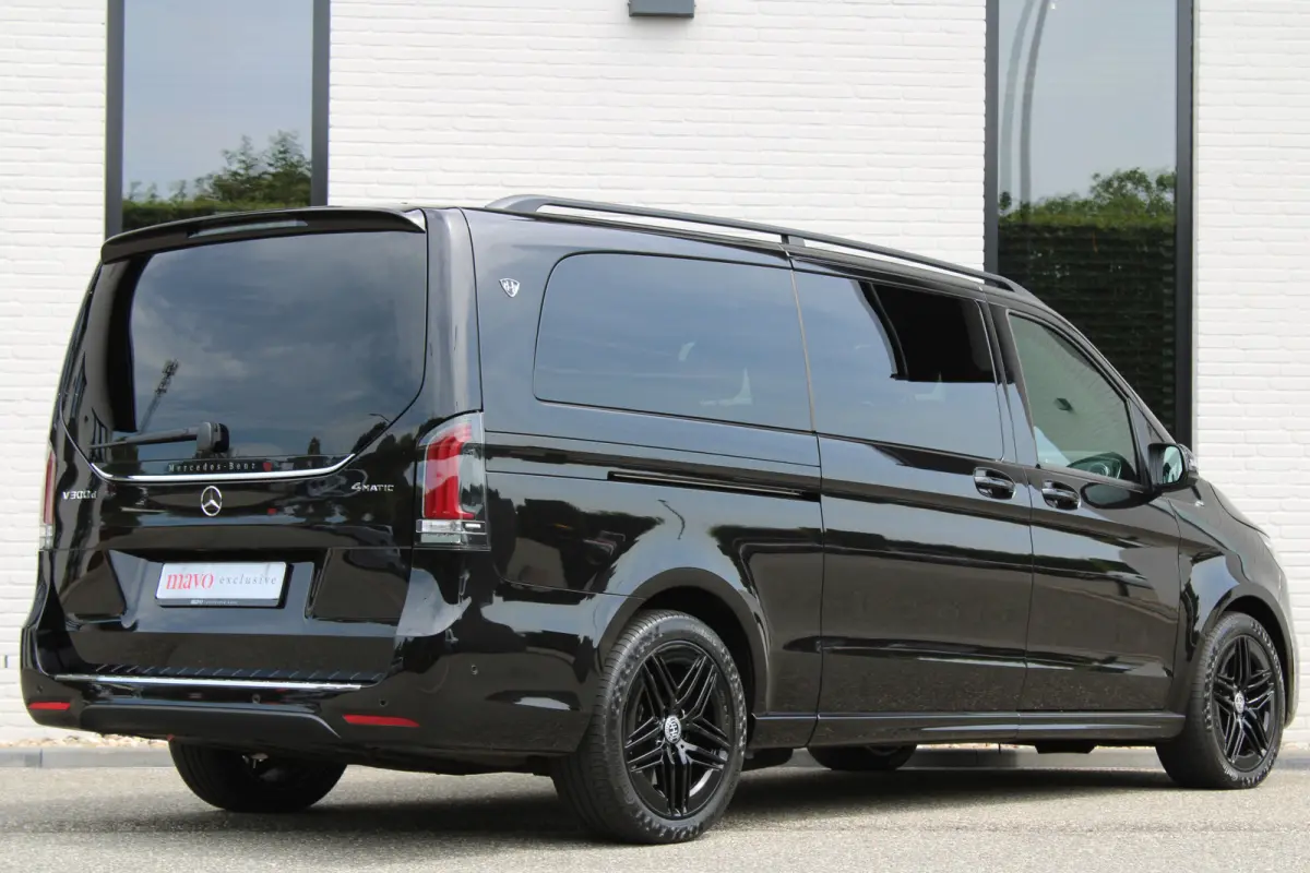 300d / XXL / AMG / 4-Matic / VIP 8-Persoons / Luchtvering / TV / Burmester / 360 Camera / Vol Opties / NIEUWSTAAT