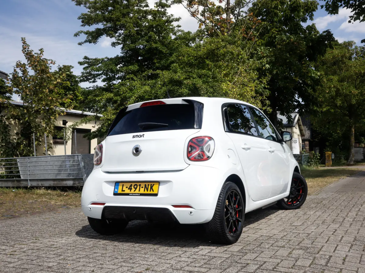 EQ BRABUS Style18 kWh 1e-Eig. & Dealer-Onderh. BOVAG-Garantie. NL-Auto.