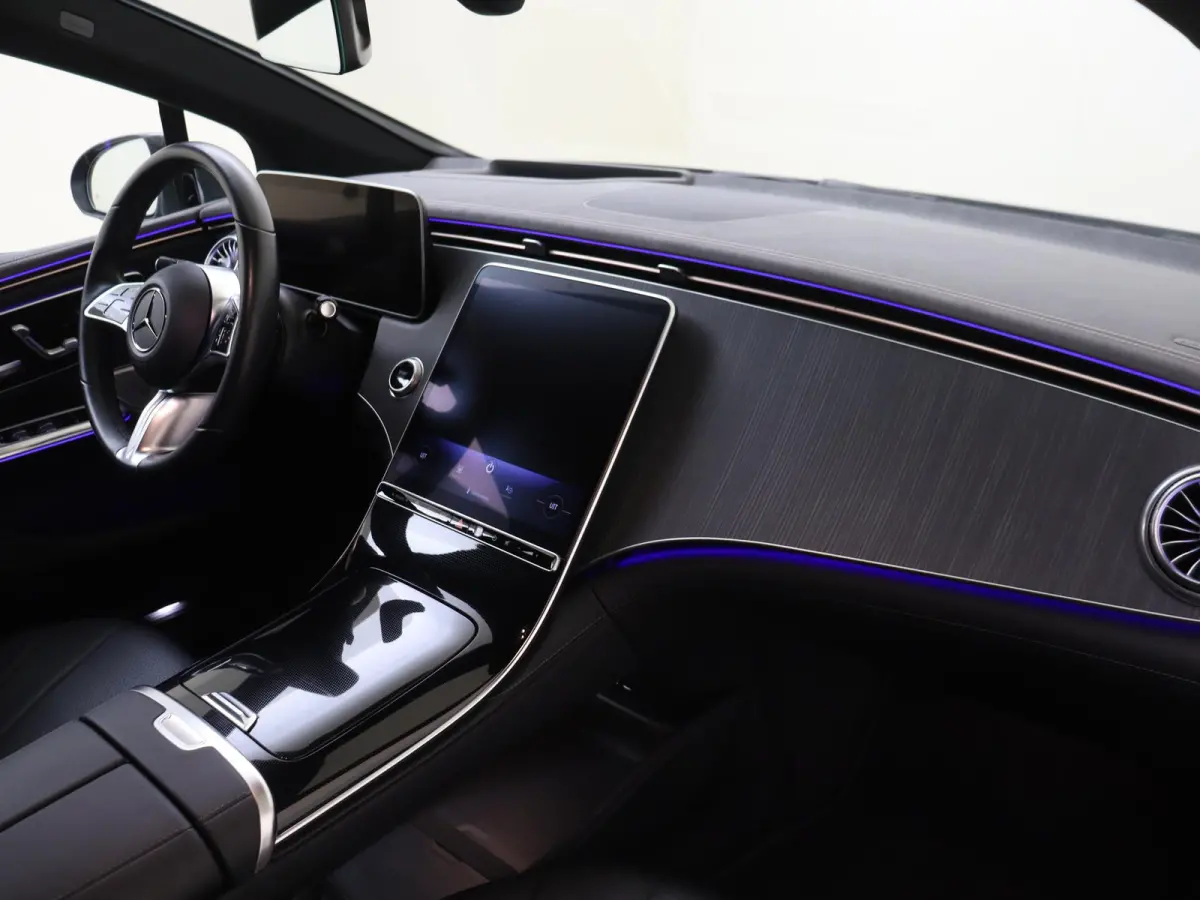 300 Luxury Line 89 kWh /Burmester /Head-up display /Elek. Trekhaak