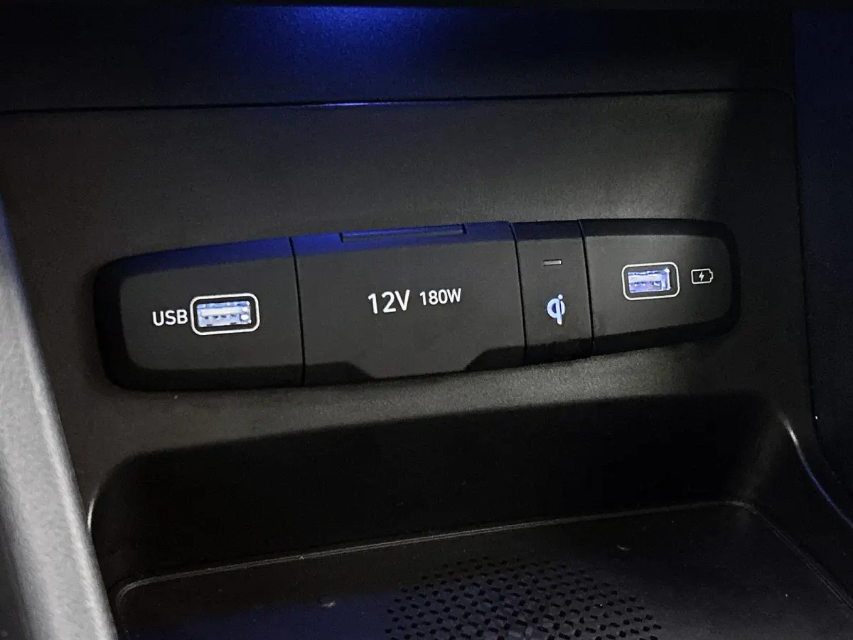 1.6 T-GDI MHEV Comfort Smart 150 PK | Navigatie | Airco | Stoelverwarming | Stuurverwarming | Achteruitrijcamera | Parkeersensoren | Trekhaak |