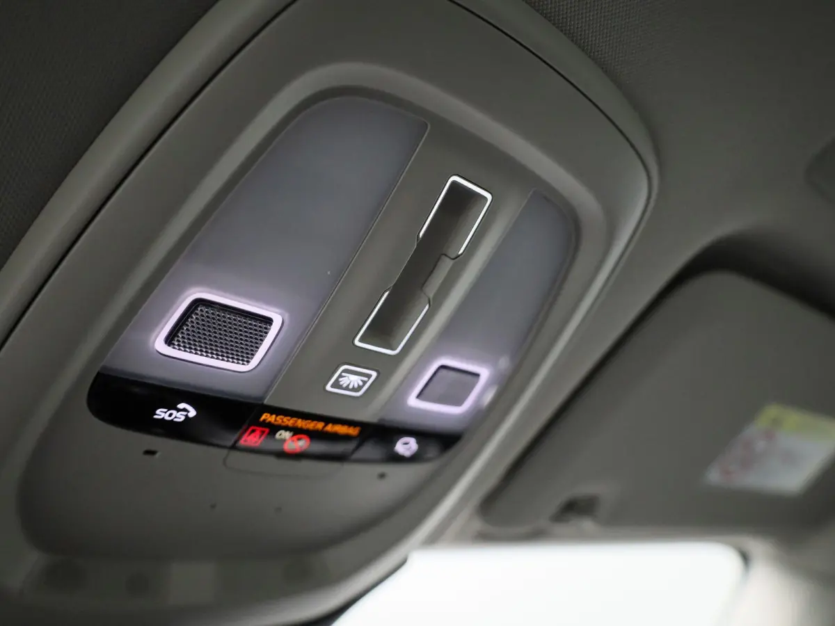 T6 PHEV Plus Dark Aut. | PANO-SCHUIFDAK | LEER | STOEL-STUURWIELVERWARMING | CAMERA | NAVIGATIE