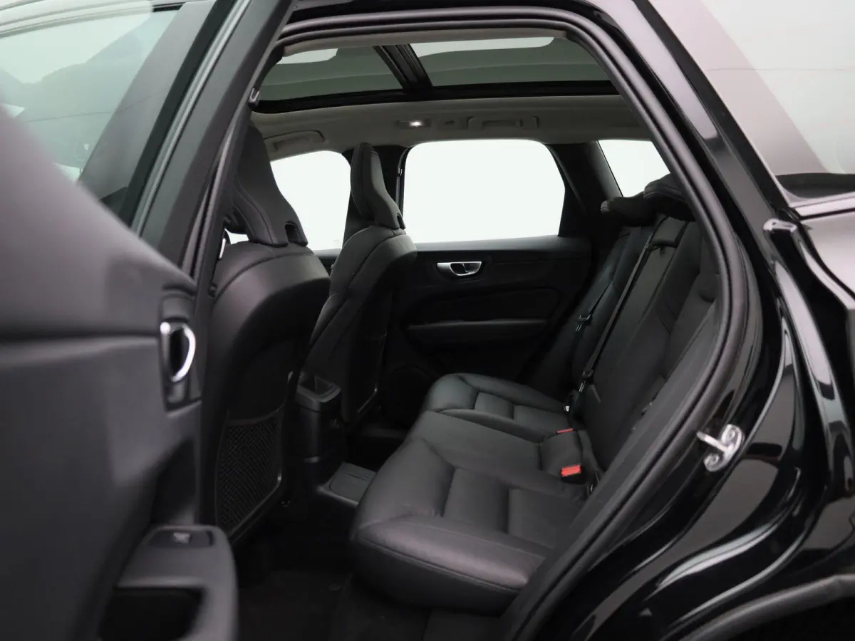T6 PHEV Plus Dark Aut. | PANO-SCHUIFDAK | LEER | STOEL-STUURWIELVERWARMING | CAMERA | NAVIGATIE