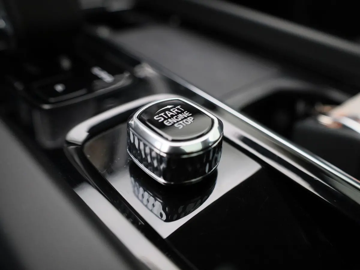 T6 PHEV Plus Dark Aut. | PANO-SCHUIFDAK | LEER | STOEL-STUURWIELVERWARMING | CAMERA | NAVIGATIE