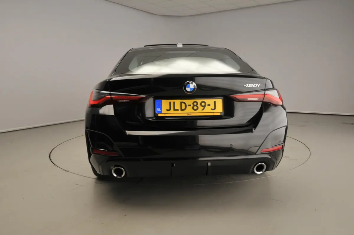 420i | M-Sportpakket | LED | Navigatie | Schuifdak | Sportstoelen | Stoelverwarming | DAB | Alu 18 inch