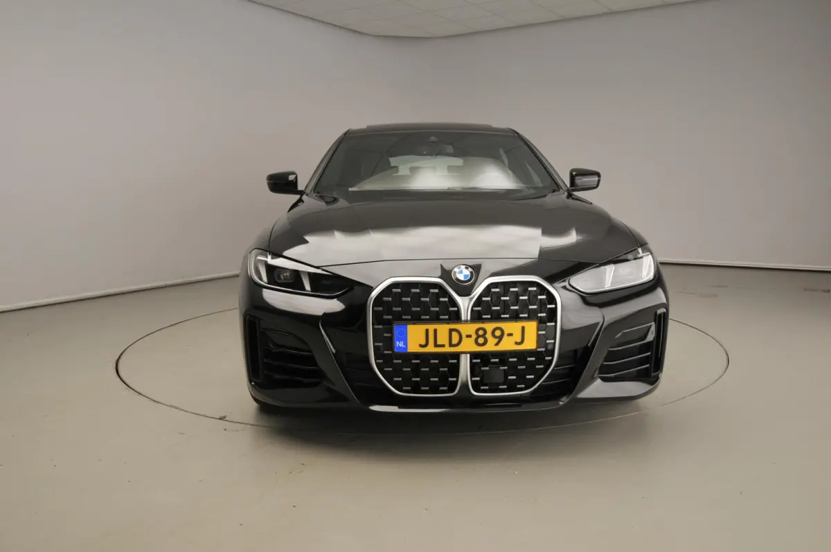 420i | M-Sportpakket | LED | Navigatie | Schuifdak | Sportstoelen | Stoelverwarming | DAB | Alu 18 inch