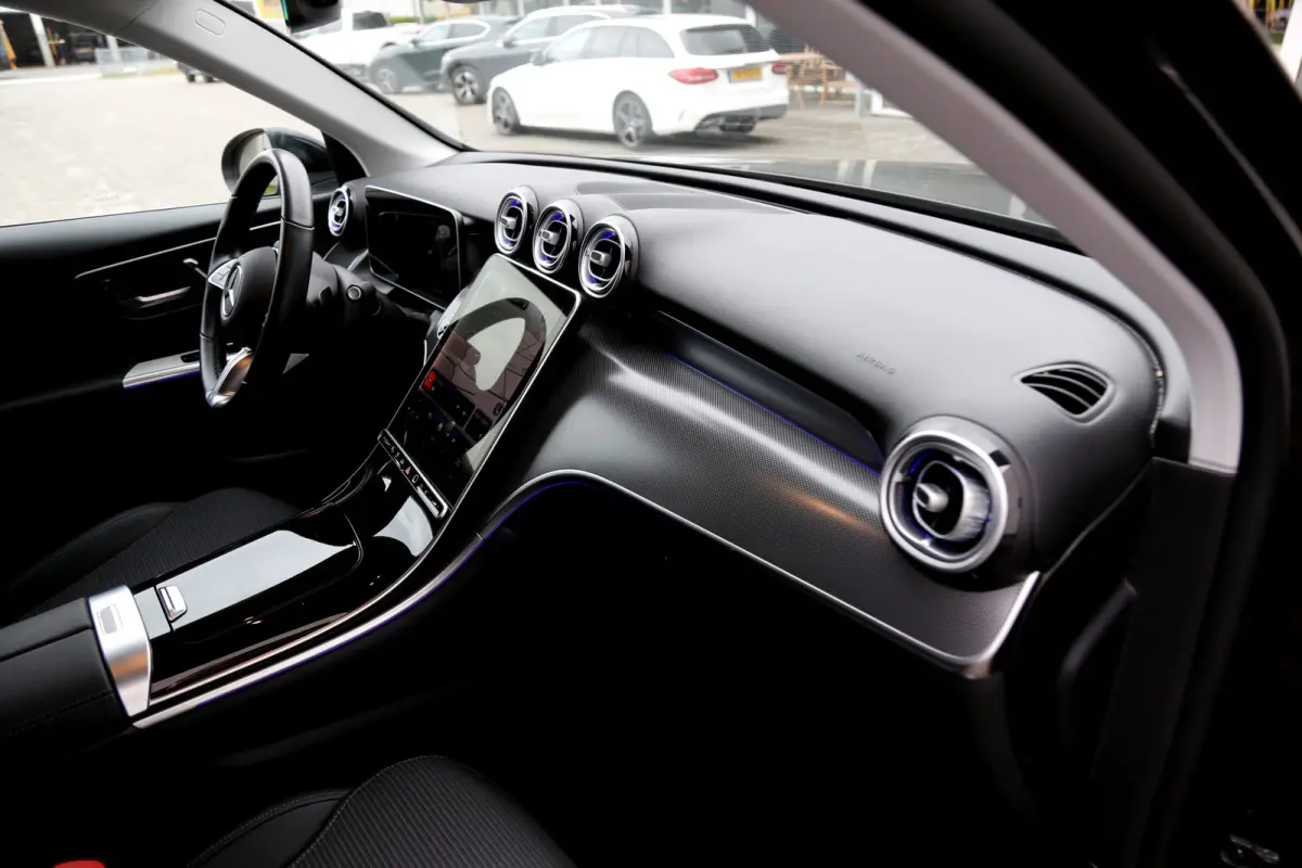 4MATIC Plug in hybride PHEV*Perfect MB Onderh.*1ste Eig.*Luchtvering/Elek. Trekhaak/ACC/Stoelverw./Stuurverw./Dodehoek/LED/Camera/Apple Carplay-Android/Parkeersens.V+A/18 inch LM*