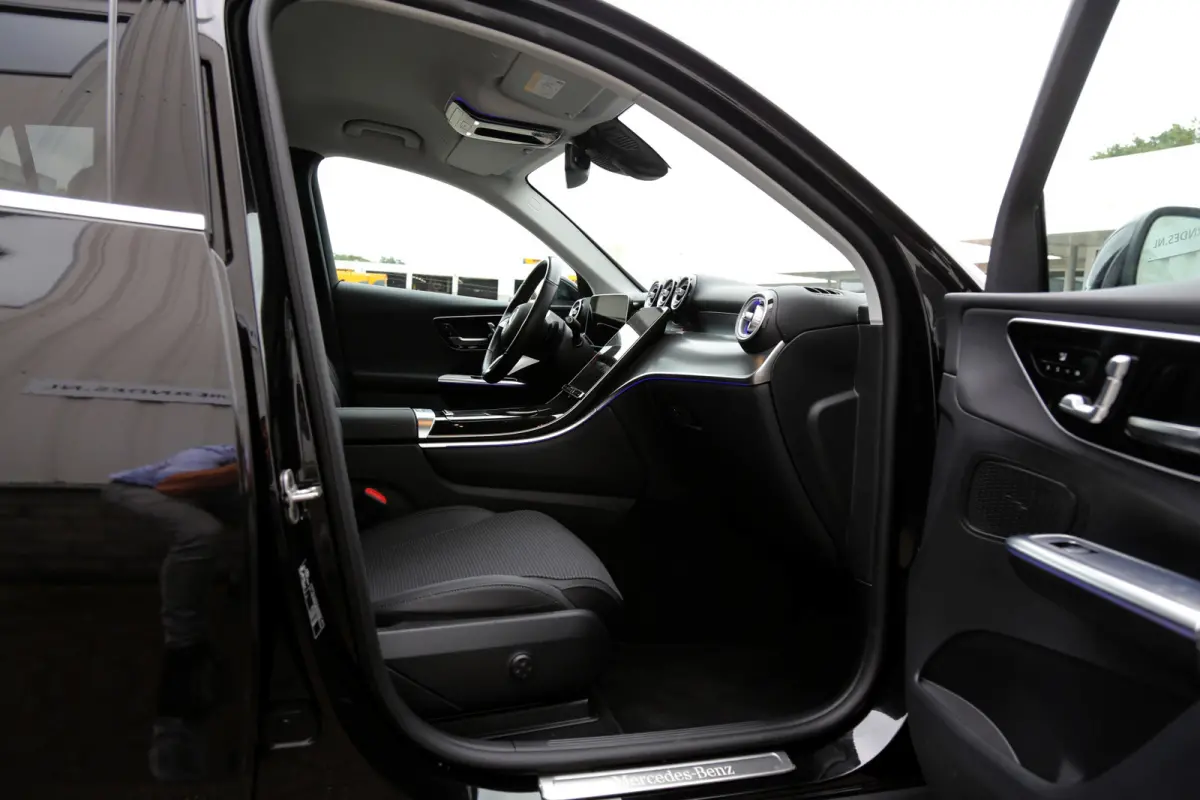 4MATIC Plug in hybride PHEV*Perfect MB Onderh.*1ste Eig.*Luchtvering/Elek. Trekhaak/ACC/Stoelverw./Stuurverw./Dodehoek/LED/Camera/Apple Carplay-Android/Parkeersens.V+A/18 inch LM*