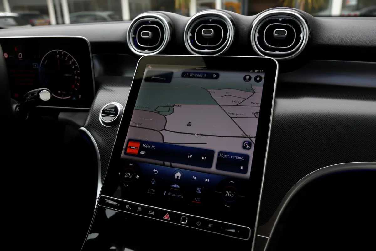 4MATIC Plug in hybride PHEV*Perfect MB Onderh.*1ste Eig.*Luchtvering/Elek. Trekhaak/ACC/Stoelverw./Stuurverw./Dodehoek/LED/Camera/Apple Carplay-Android/Parkeersens.V+A/18 inch LM*
