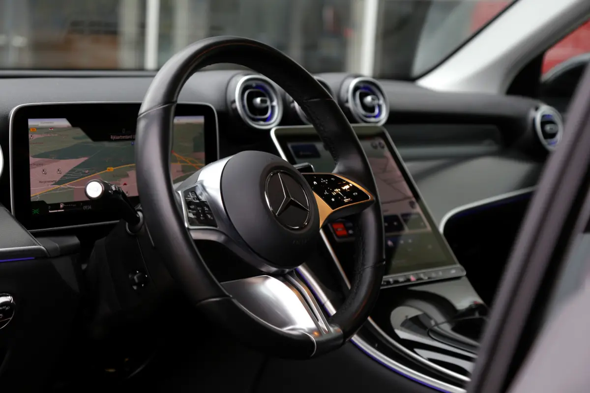 4MATIC Plug in hybride PHEV*Perfect MB Onderh.*1ste Eig.*Luchtvering/Elek. Trekhaak/ACC/Stoelverw./Stuurverw./Dodehoek/LED/Camera/Apple Carplay-Android/Parkeersens.V+A/18 inch LM*