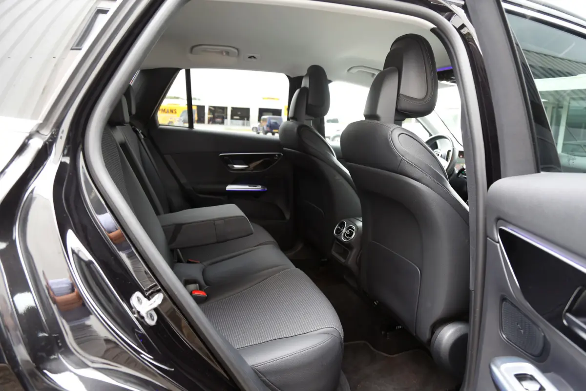 4MATIC Plug in hybride PHEV*Perfect MB Onderh.*1ste Eig.*Luchtvering/Elek. Trekhaak/ACC/Stoelverw./Stuurverw./Dodehoek/LED/Camera/Apple Carplay-Android/Parkeersens.V+A/18 inch LM*