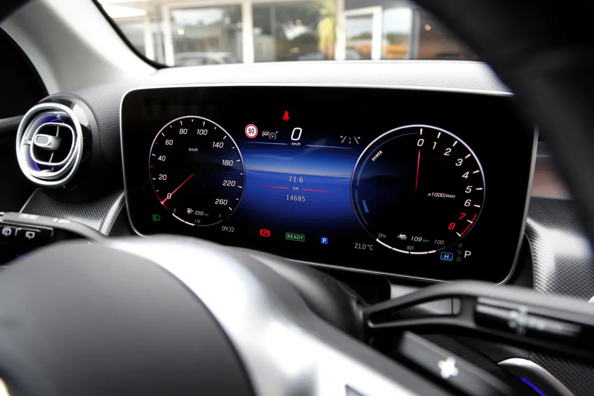 4MATIC Plug in hybride PHEV*Perfect MB Onderh.*1ste Eig.*Luchtvering/Elek. Trekhaak/ACC/Stoelverw./Stuurverw./Dodehoek/LED/Camera/Apple Carplay-Android/Parkeersens.V+A/18 inch LM*