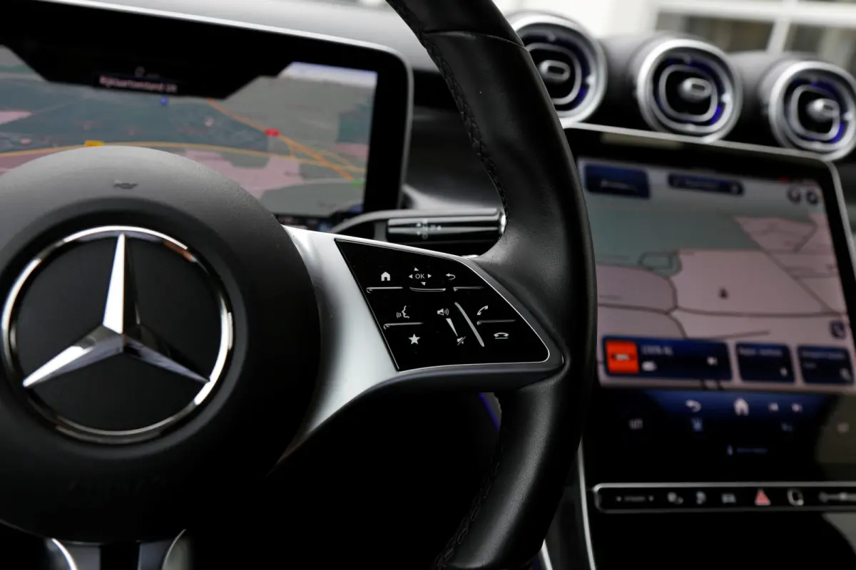 4MATIC Plug in hybride PHEV*Perfect MB Onderh.*1ste Eig.*Luchtvering/Elek. Trekhaak/ACC/Stoelverw./Stuurverw./Dodehoek/LED/Camera/Apple Carplay-Android/Parkeersens.V+A/18 inch LM*