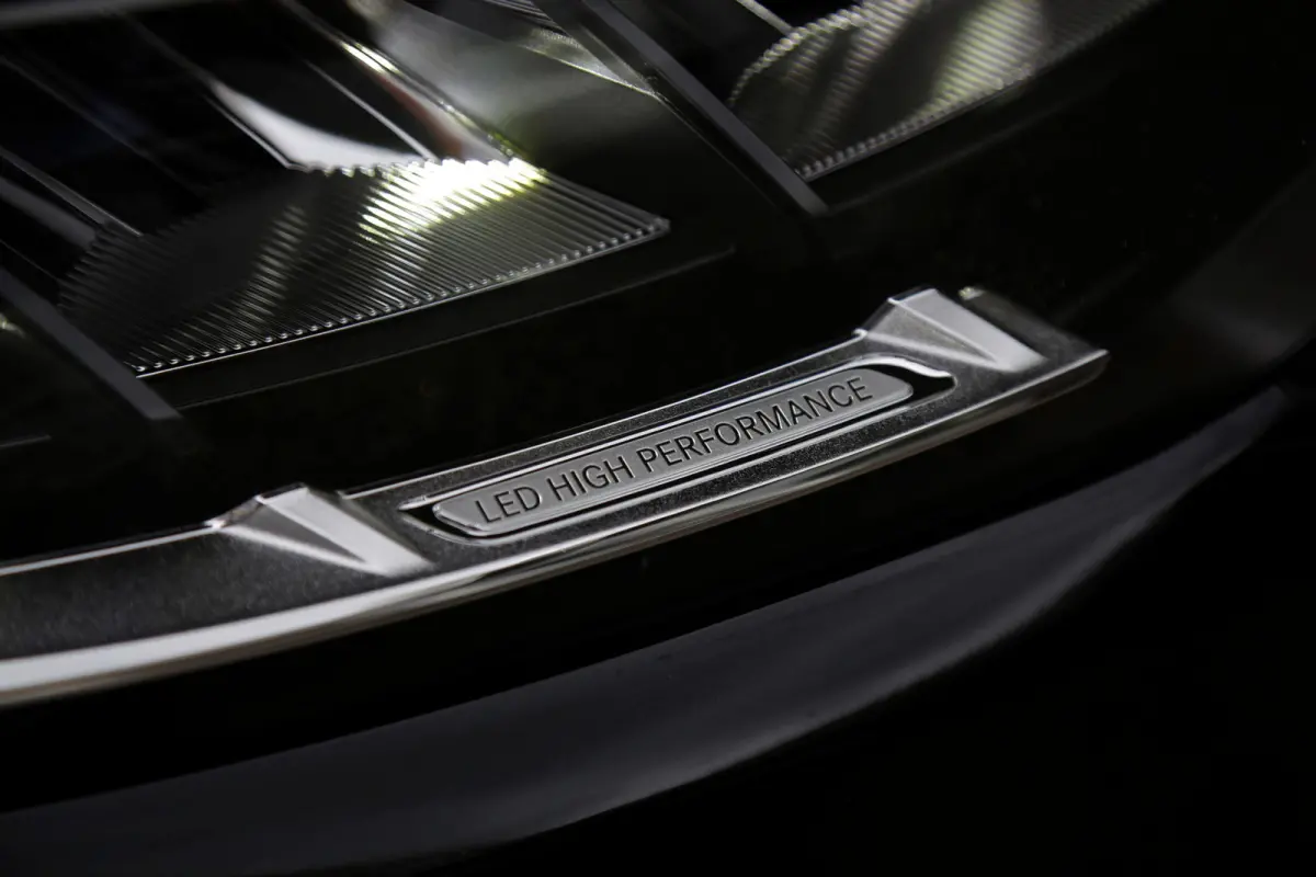 4MATIC Plug in hybride PHEV*Perfect MB Onderh.*1ste Eig.*Luchtvering/Elek. Trekhaak/ACC/Stoelverw./Stuurverw./Dodehoek/LED/Camera/Apple Carplay-Android/Parkeersens.V+A/18 inch LM*