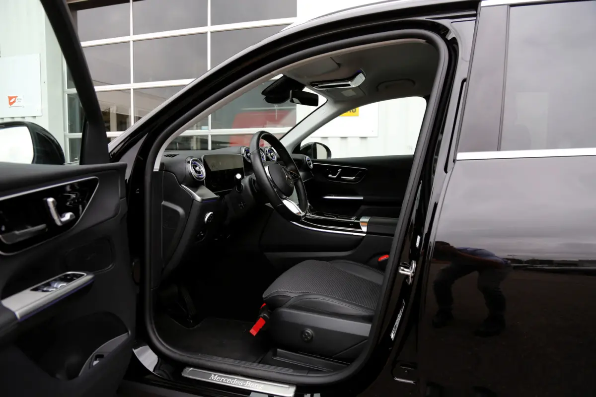 4MATIC Plug in hybride PHEV*Perfect MB Onderh.*1ste Eig.*Luchtvering/Elek. Trekhaak/ACC/Stoelverw./Stuurverw./Dodehoek/LED/Camera/Apple Carplay-Android/Parkeersens.V+A/18 inch LM*