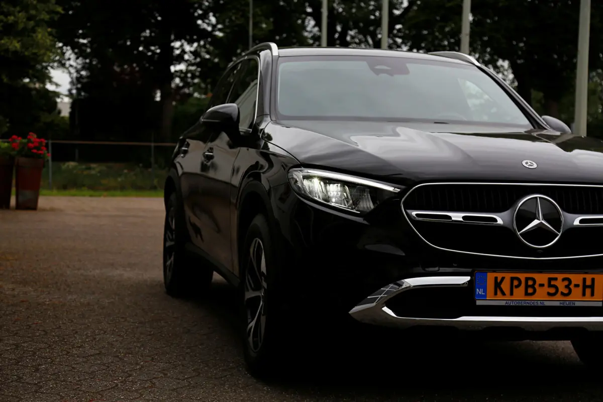 4MATIC Plug in hybride PHEV*Perfect MB Onderh.*1ste Eig.*Luchtvering/Elek. Trekhaak/ACC/Stoelverw./Stuurverw./Dodehoek/LED/Camera/Apple Carplay-Android/Parkeersens.V+A/18 inch LM*