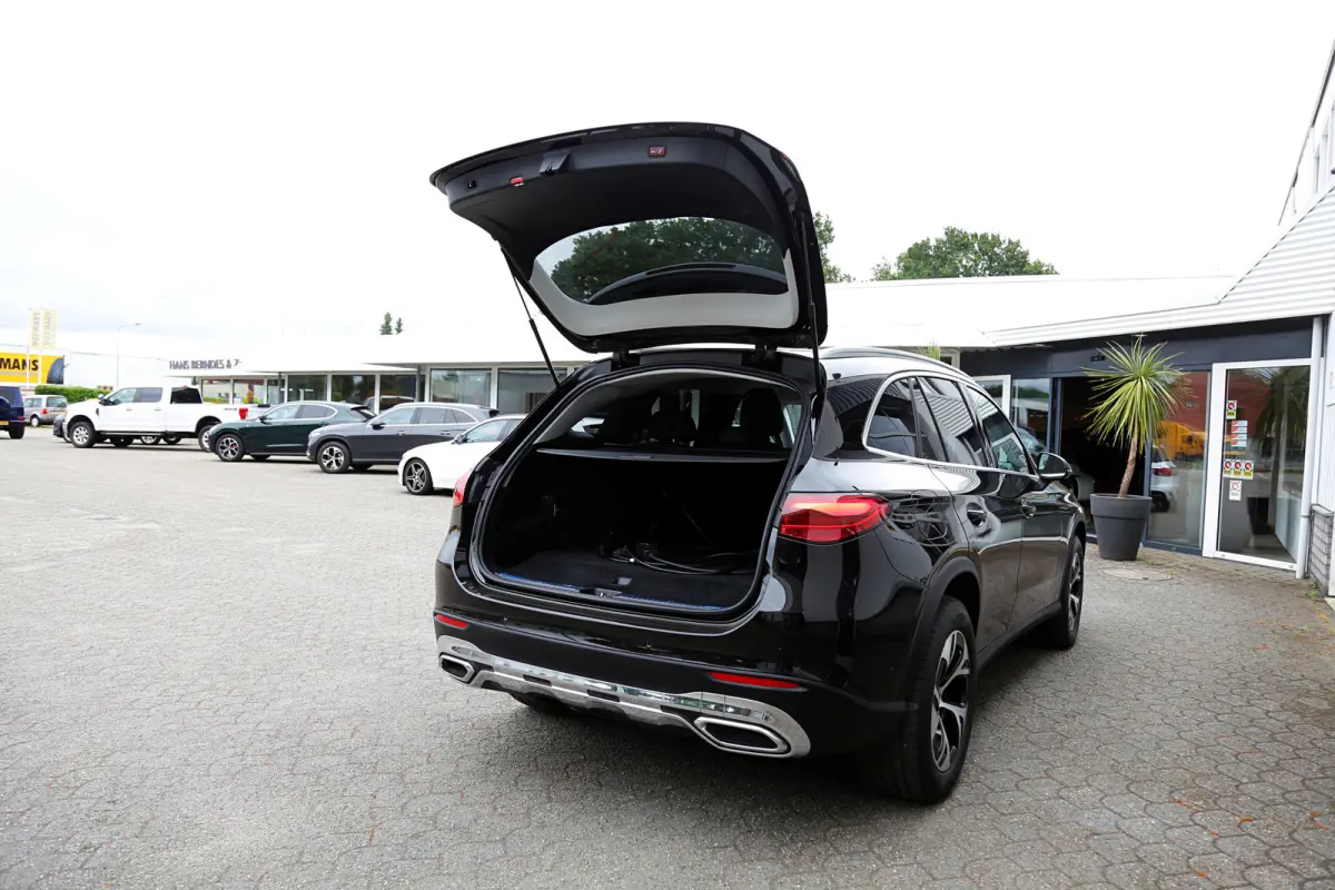 4MATIC Plug in hybride PHEV*Perfect MB Onderh.*1ste Eig.*Luchtvering/Elek. Trekhaak/ACC/Stoelverw./Stuurverw./Dodehoek/LED/Camera/Apple Carplay-Android/Parkeersens.V+A/18 inch LM*