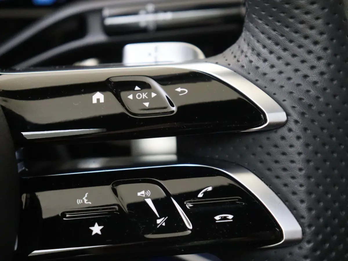 300 e Sport Edition /Panoramadak /Burmester /Memory /360 Camera /20 Inch /11.281 KM!