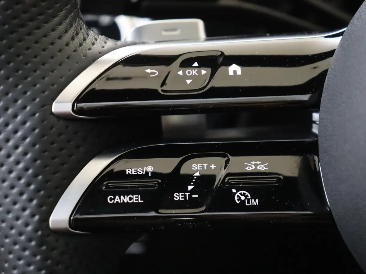 300 e Sport Edition /Panoramadak /Burmester /Memory /360 Camera /20 Inch /11.281 KM!