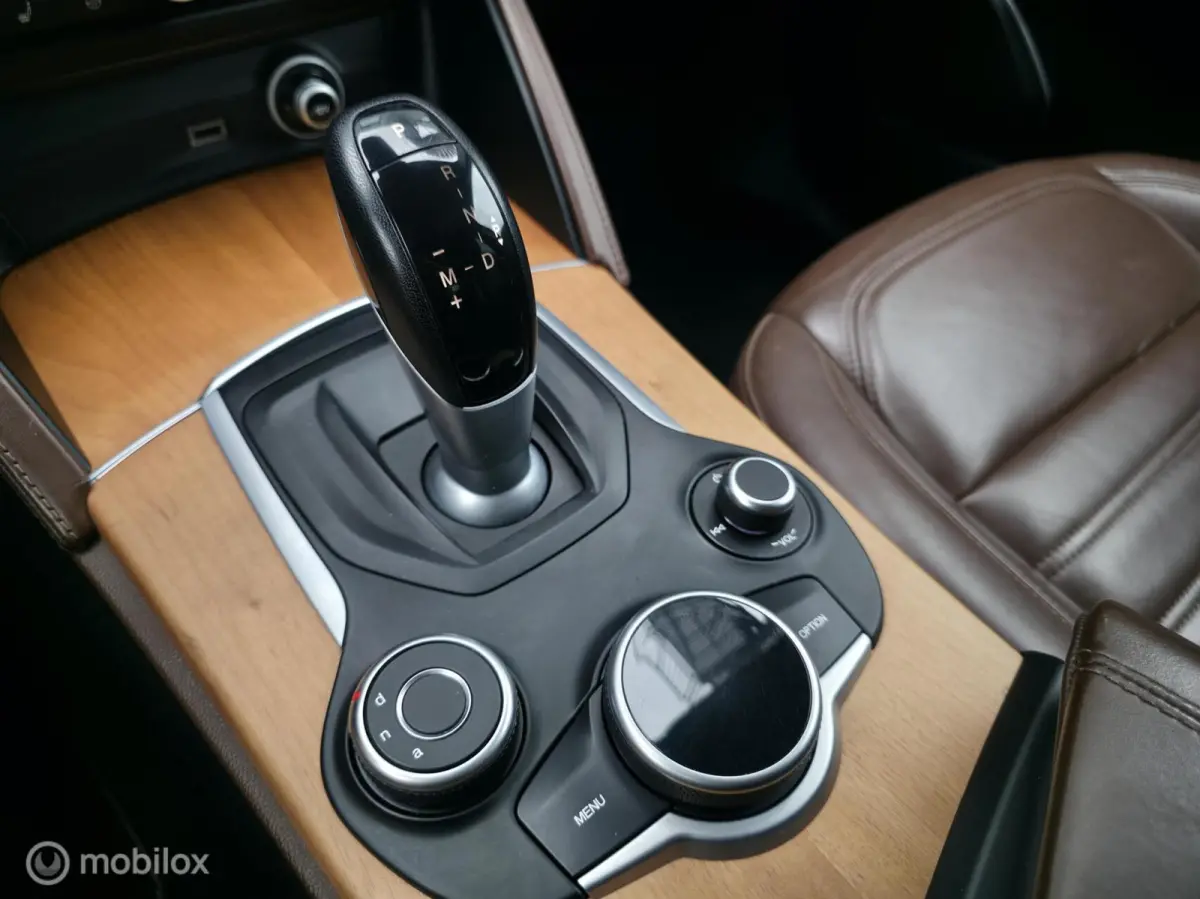 2.0 T 280pk / AWD / Leder / Camera / Navi
