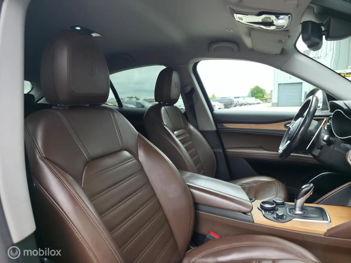 2.0 T 280pk / AWD / Leder / Camera / Navi