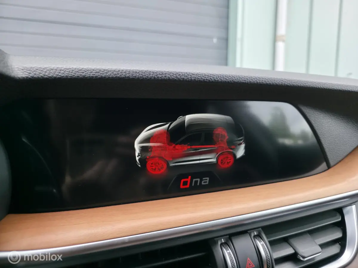 2.0 T 280pk / AWD / Leder / Camera / Navi