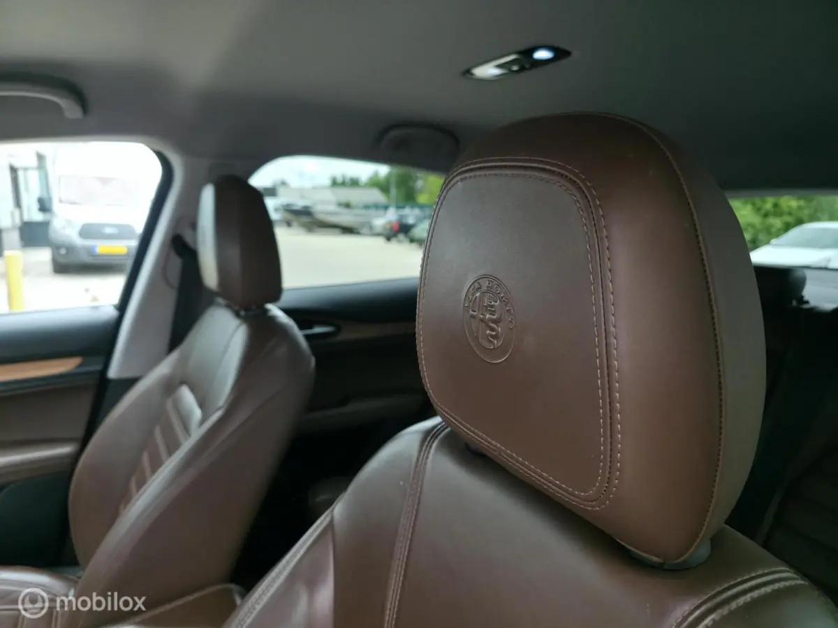 2.0 T 280pk / AWD / Leder / Camera / Navi