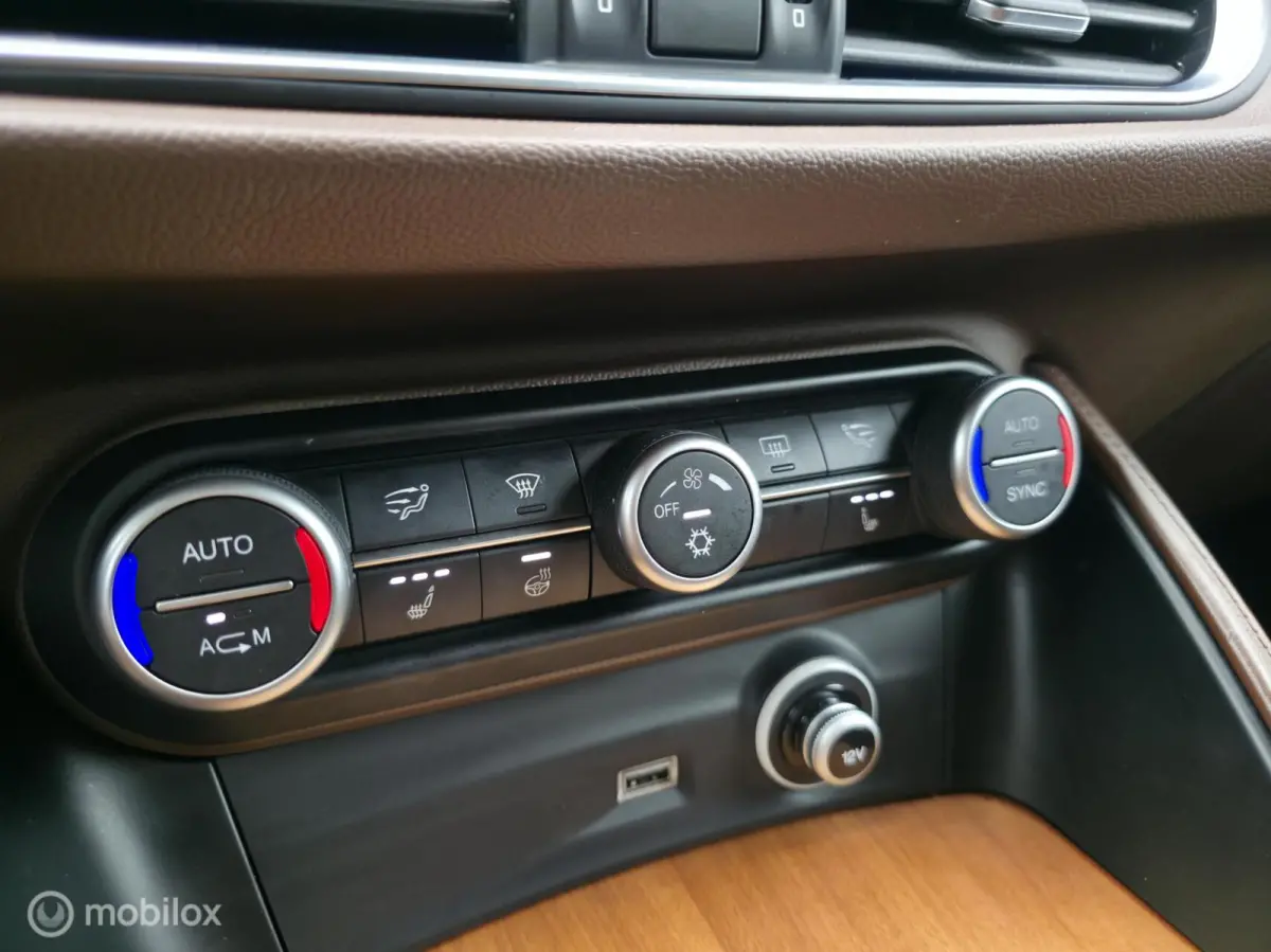 2.0 T 280pk / AWD / Leder / Camera / Navi