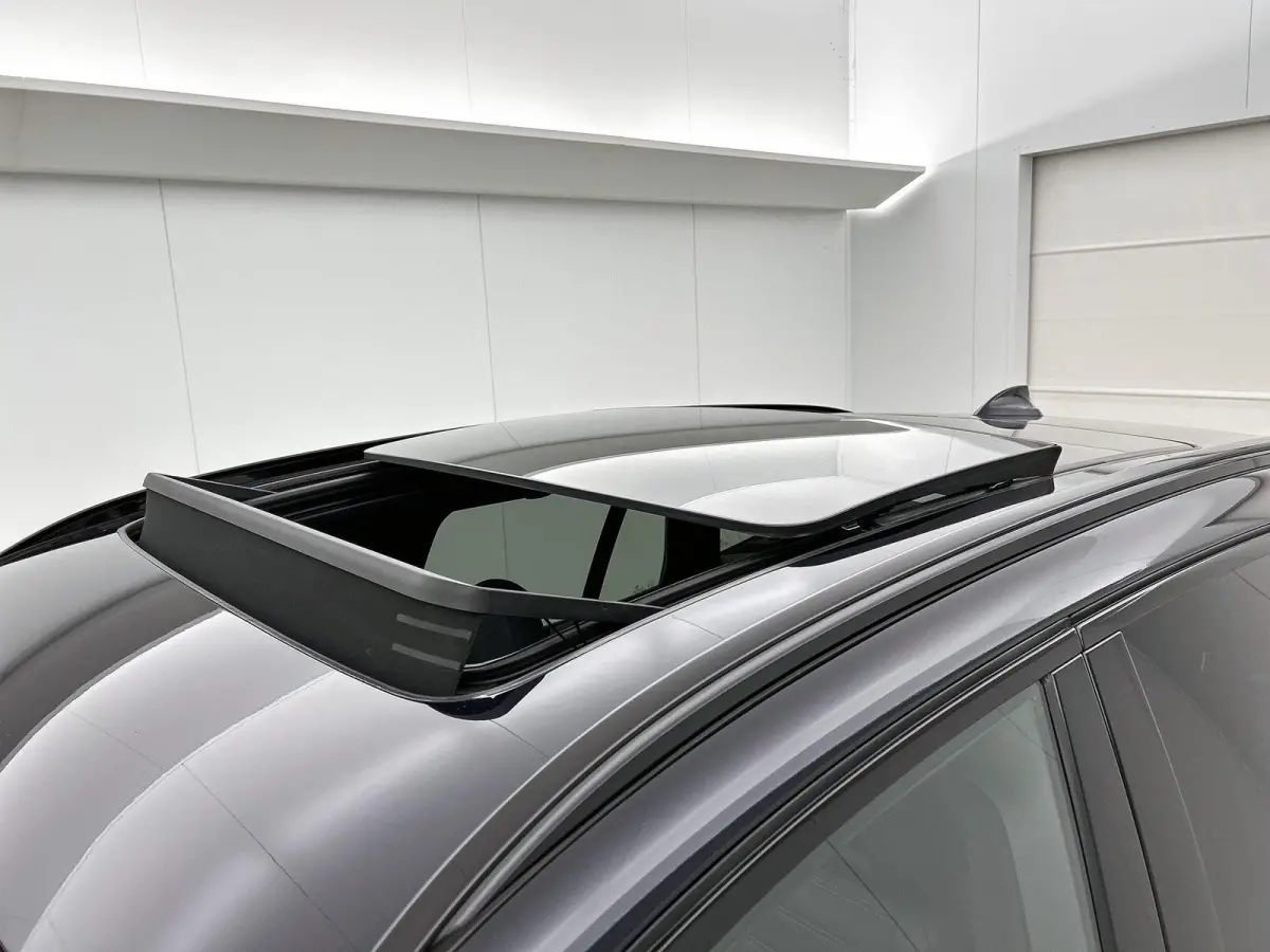 xDrive30e High Executive | LEDER | PANORAMADAK | HARMAN KARDON | HEAD-UP DISPLAY | MEMORY STOELEN | STOELVERWARMING | DODEHOEKSENSOREN | SFEERVERLICHTING | GROOTLICHTASSISTENT | APPLE CARPLA