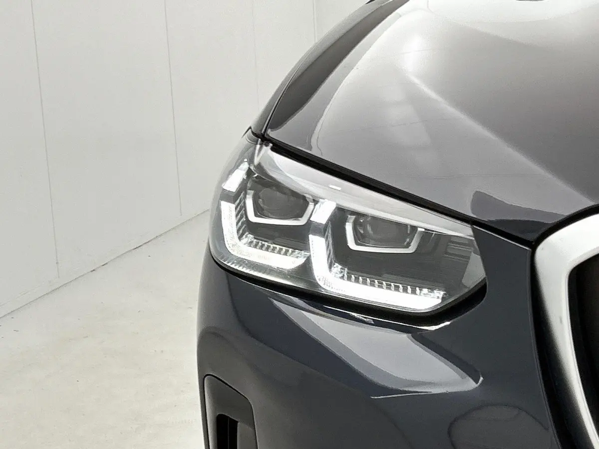 xDrive30e High Executive | LEDER | PANORAMADAK | HARMAN KARDON | HEAD-UP DISPLAY | MEMORY STOELEN | STOELVERWARMING | DODEHOEKSENSOREN | SFEERVERLICHTING | GROOTLICHTASSISTENT | APPLE CARPLA