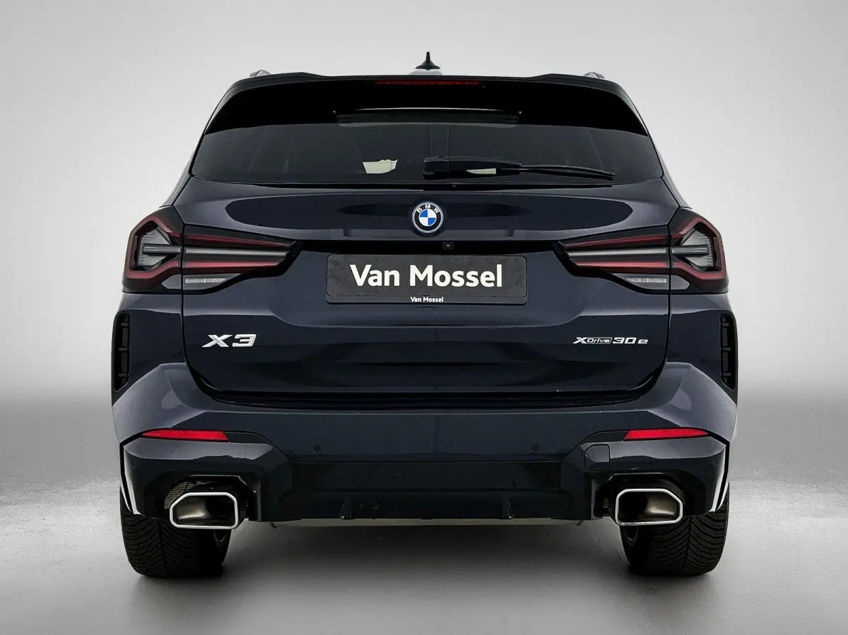 xDrive30e High Executive | LEDER | PANORAMADAK | HARMAN KARDON | HEAD-UP DISPLAY | MEMORY STOELEN | STOELVERWARMING | DODEHOEKSENSOREN | SFEERVERLICHTING | GROOTLICHTASSISTENT | APPLE CARPLA