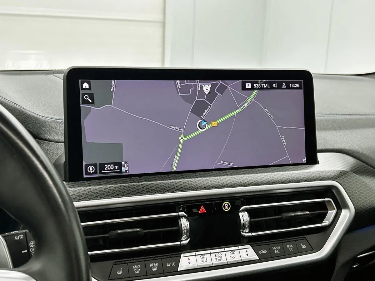 xDrive30e High Executive | LEDER | PANORAMADAK | HARMAN KARDON | HEAD-UP DISPLAY | MEMORY STOELEN | STOELVERWARMING | DODEHOEKSENSOREN | SFEERVERLICHTING | GROOTLICHTASSISTENT | APPLE CARPLA