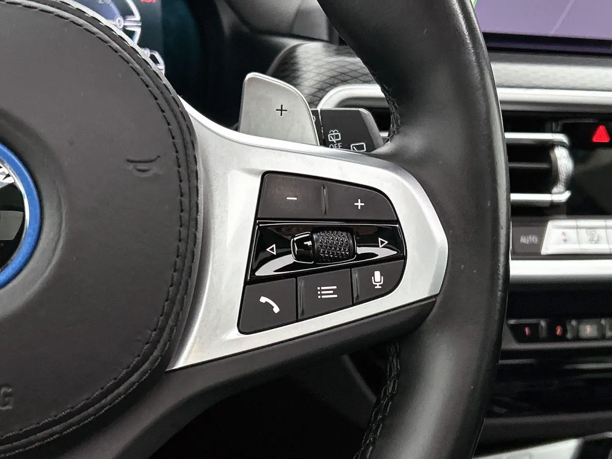 xDrive30e High Executive | LEDER | PANORAMADAK | HARMAN KARDON | HEAD-UP DISPLAY | MEMORY STOELEN | STOELVERWARMING | DODEHOEKSENSOREN | SFEERVERLICHTING | GROOTLICHTASSISTENT | APPLE CARPLA