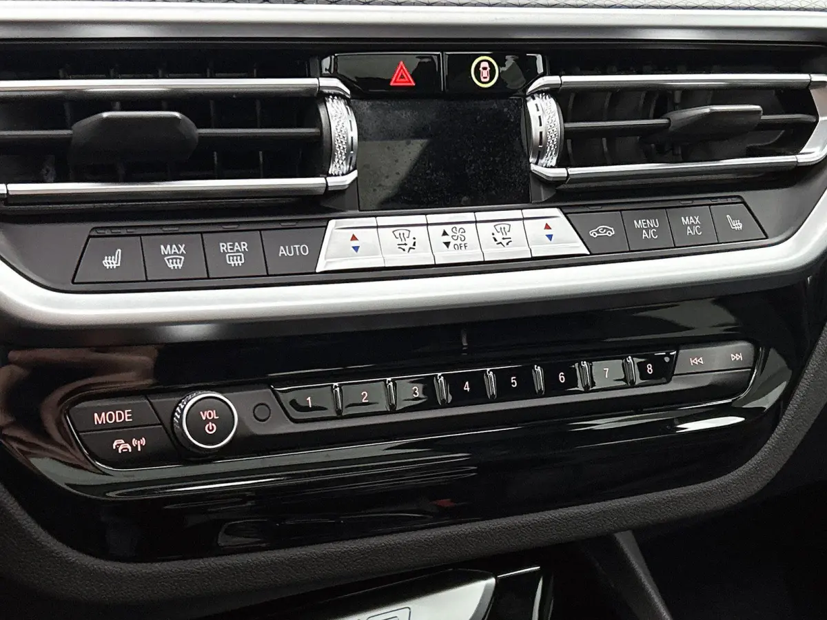 xDrive30e High Executive | LEDER | PANORAMADAK | HARMAN KARDON | HEAD-UP DISPLAY | MEMORY STOELEN | STOELVERWARMING | DODEHOEKSENSOREN | SFEERVERLICHTING | GROOTLICHTASSISTENT | APPLE CARPLA