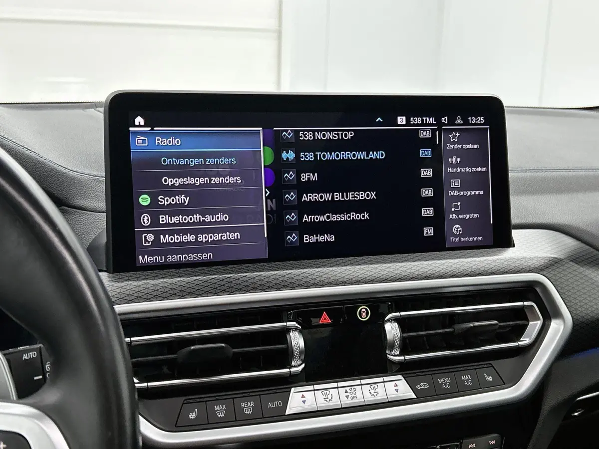 xDrive30e High Executive | LEDER | PANORAMADAK | HARMAN KARDON | HEAD-UP DISPLAY | MEMORY STOELEN | STOELVERWARMING | DODEHOEKSENSOREN | SFEERVERLICHTING | GROOTLICHTASSISTENT | APPLE CARPLA