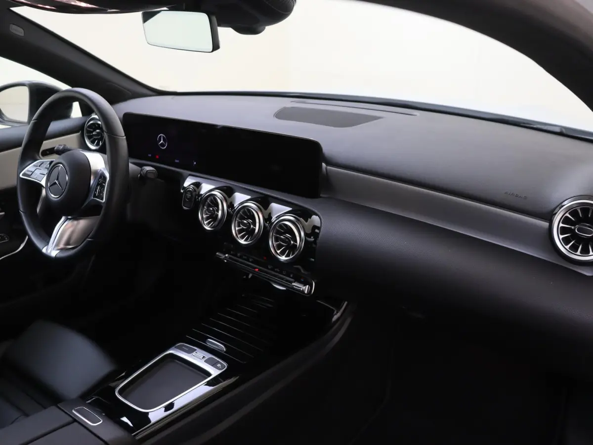250 e Luxury Line /Panoramadak /19 Inch /Nightpakket /18.868 KM!