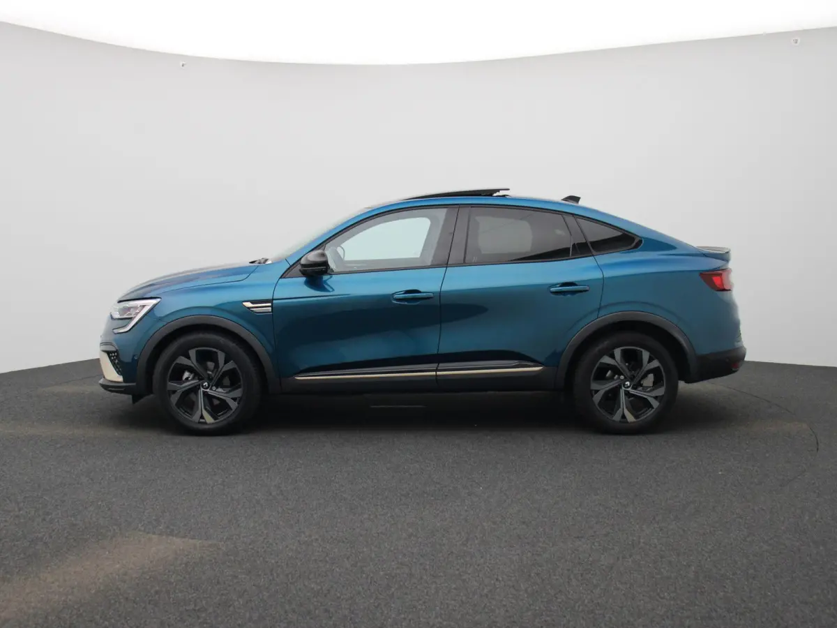 1.6 E-Tech hybrid 145 E-Tech engineered AUTOMAAT | PANORAMADAK | LEDER | ELEKTRISCHE STOEL | NAVIGATIE | CAMERA | ADAPTIEVE CRUISE | LMV | DAB | STOELVERWARMING |