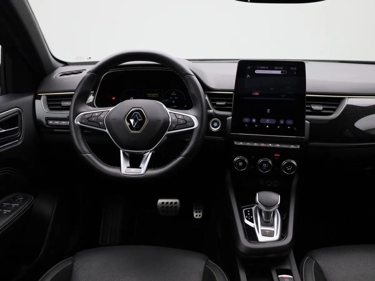 1.6 E-Tech hybrid 145 E-Tech engineered AUTOMAAT | PANORAMADAK | LEDER | ELEKTRISCHE STOEL | NAVIGATIE | CAMERA | ADAPTIEVE CRUISE | LMV | DAB | STOELVERWARMING |
