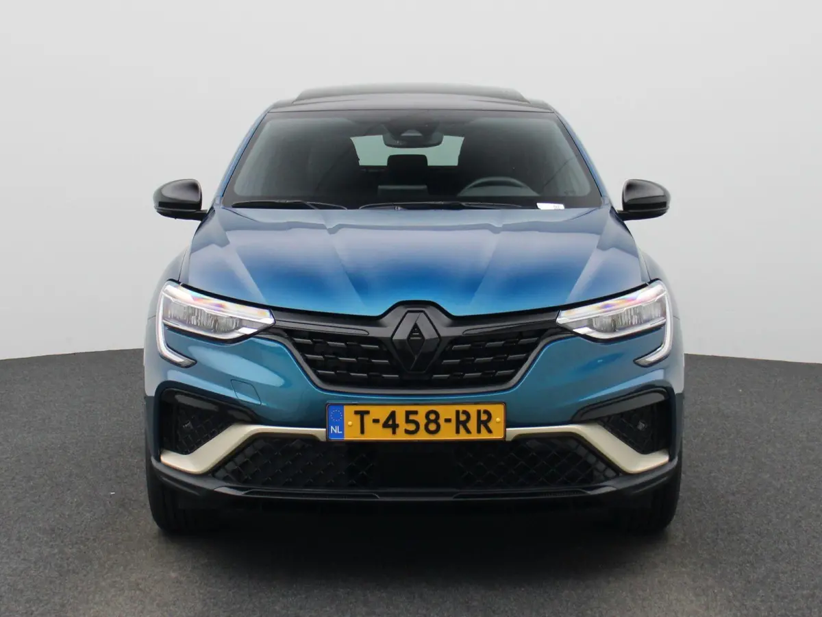 1.6 E-Tech hybrid 145 E-Tech engineered AUTOMAAT | PANORAMADAK | LEDER | ELEKTRISCHE STOEL | NAVIGATIE | CAMERA | ADAPTIEVE CRUISE | LMV | DAB | STOELVERWARMING |