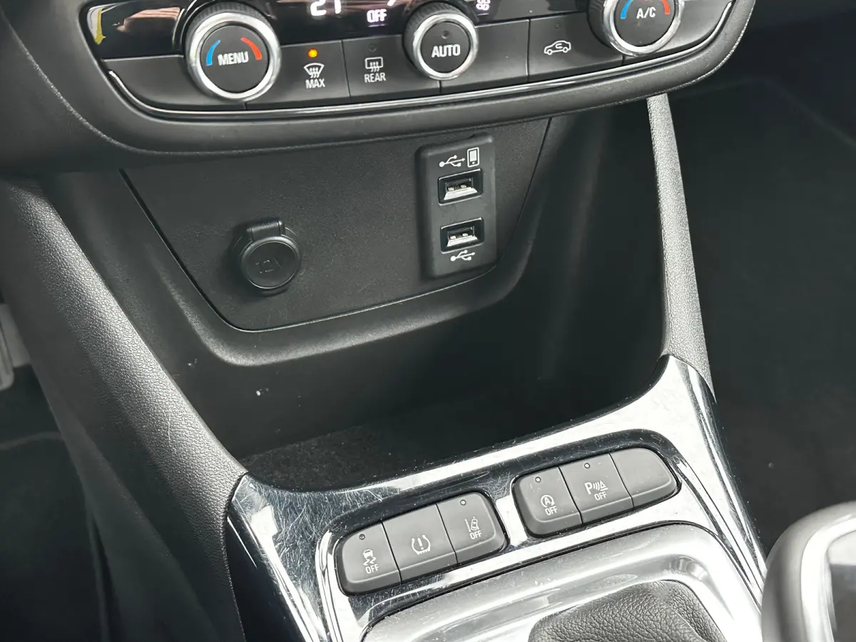 1.2 130 PK Automaat Turbo Innovation | TREKHAAK| LED KOPLAMPEN| PARKEERSENSOREN| NAVIGATIE + APPLE CARPLAY/ANDROID AUTO| CLIMATE CONTROL| DEALER ONDERHOUDEN|
