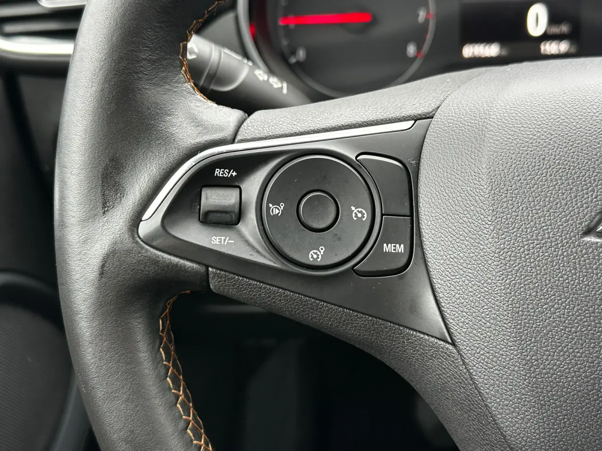 1.2 130 PK Automaat Turbo Innovation | TREKHAAK| LED KOPLAMPEN| PARKEERSENSOREN| NAVIGATIE + APPLE CARPLAY/ANDROID AUTO| CLIMATE CONTROL| DEALER ONDERHOUDEN|